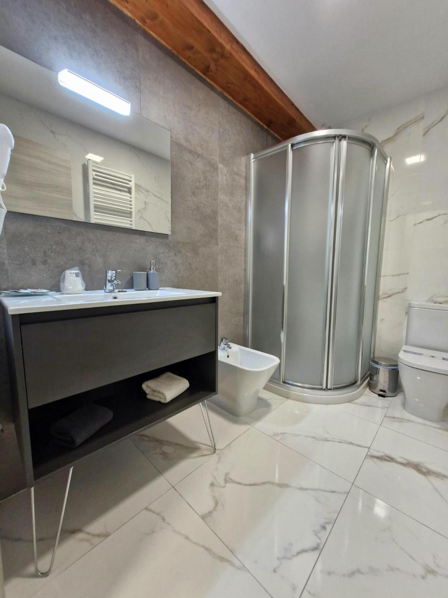 Feeling Home - Suites&Rooms Leão Exterior foto